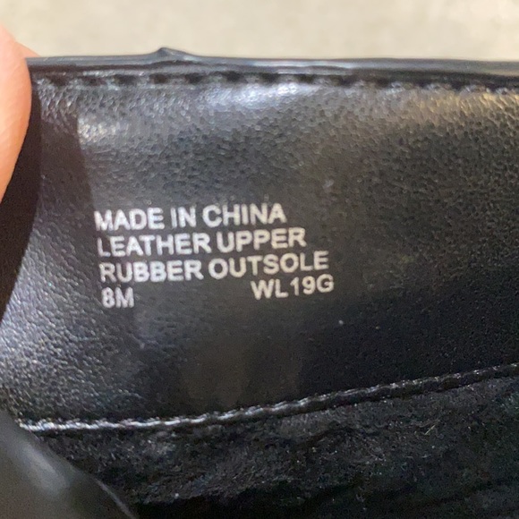 100% Black leather boots.. Worn a couple times. Sz 8. - Picture 5 of 5